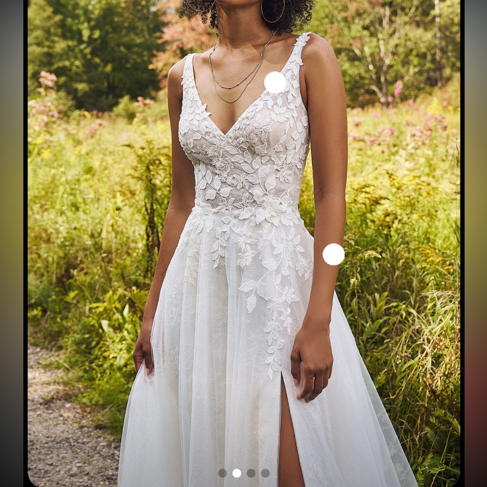 Elegant White Lace Wedding Dress Lilian West